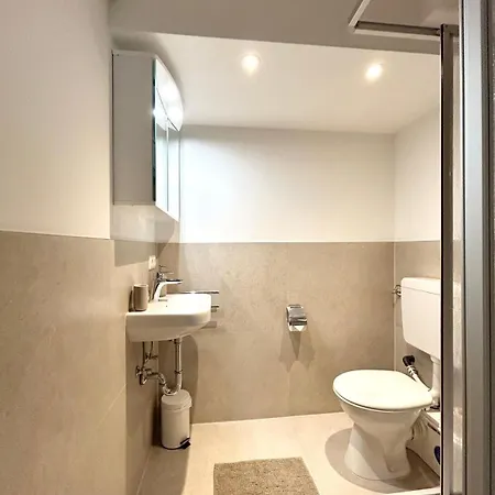 New Studio, & Quiet Apartment Munich